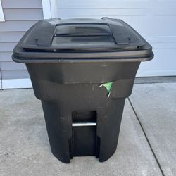 96 Gallon Trash Can