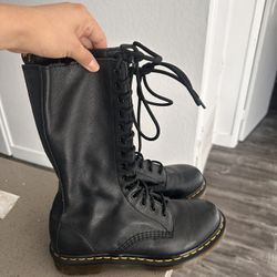 Dr. Martens 1B99 VIRGINIA LEATHER MID CALF BOOTS