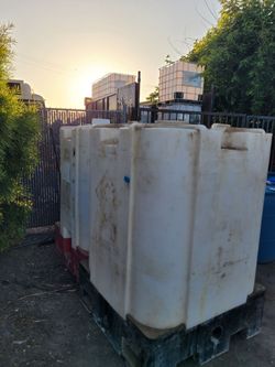 Heavy duty 335 gallon totes