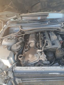 2004 BMW 325i