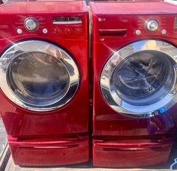 pedestals LG washer and dryer set w/pedestals (used)