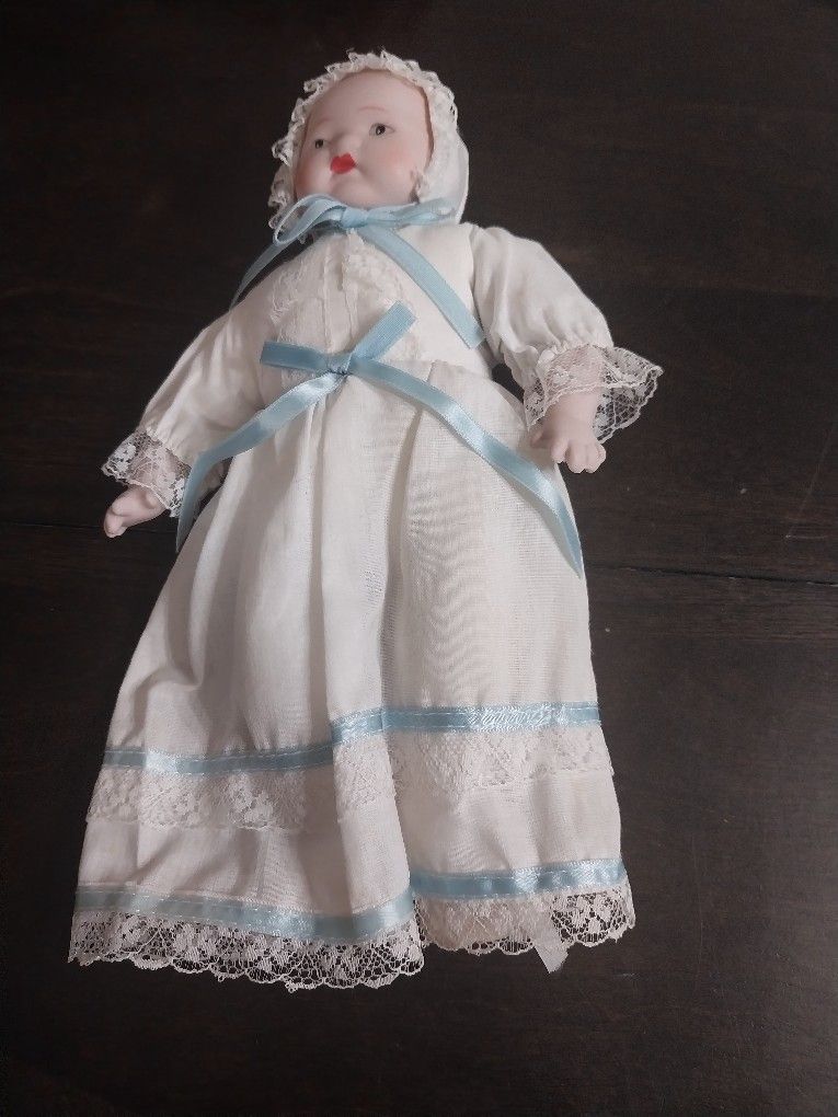 Vintage Pooles Collector Society 10" Porcelain Doll In Christening Dress