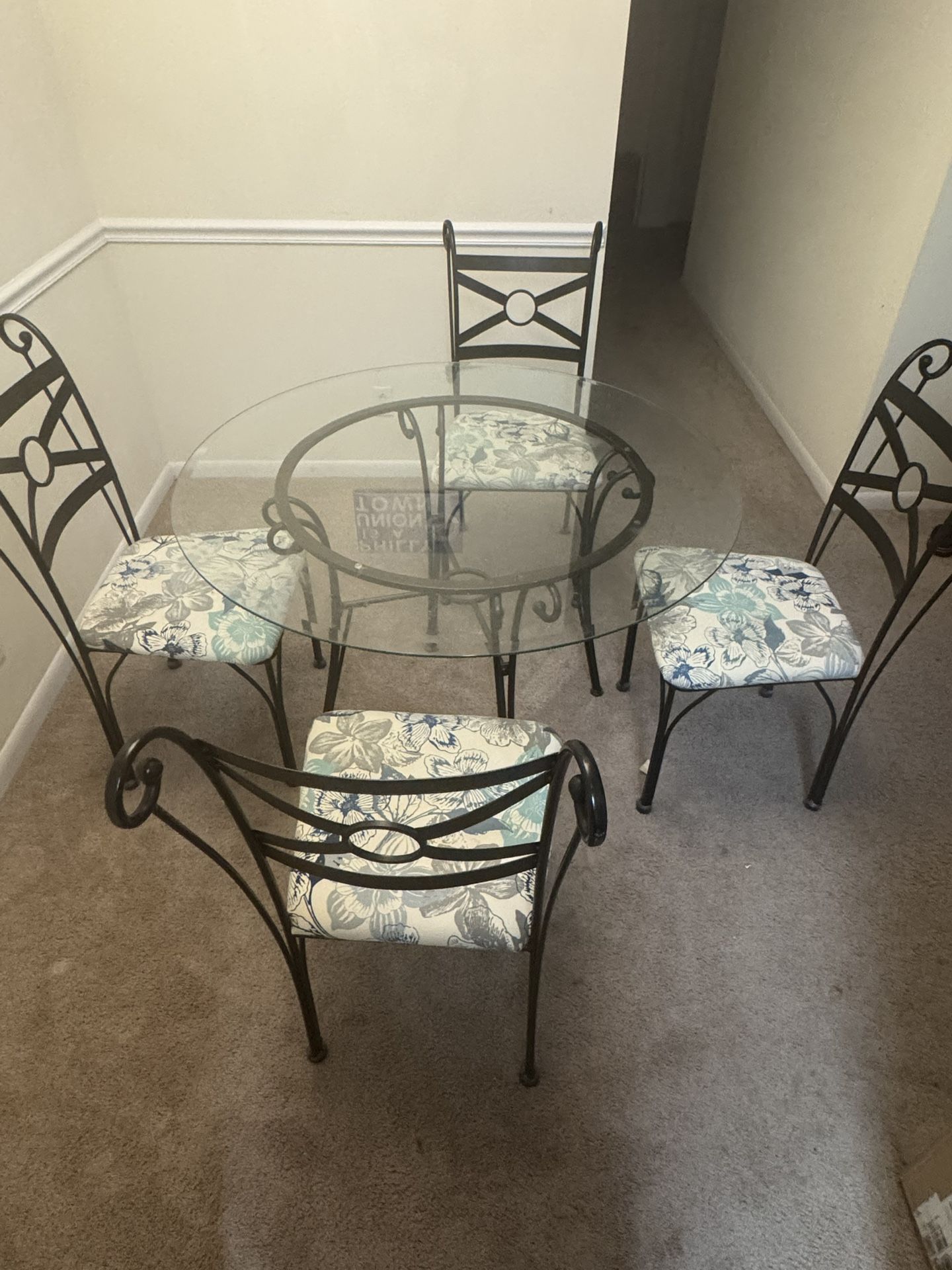 Dining Room Glass Table + 4 Chairs