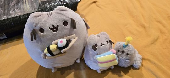 3 Pusheens