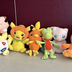 pokemon plushies no tag but display only never played with