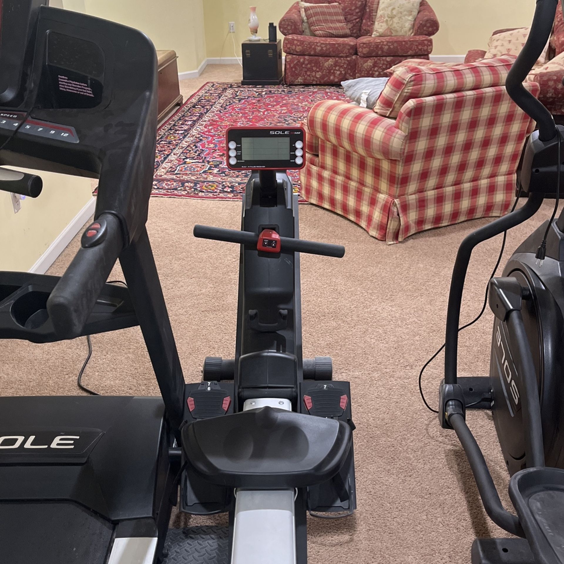 SOLE SR500 Rowing Machine
