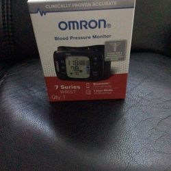 Blood pressure monitor