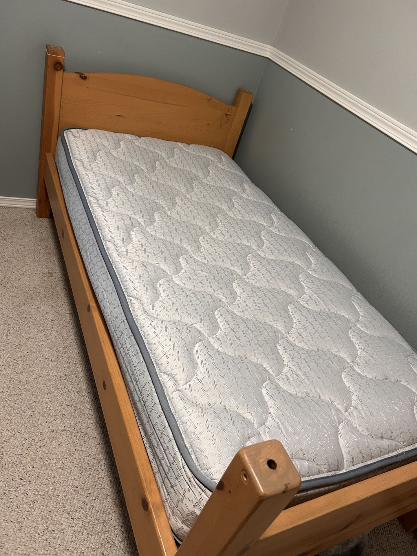 Wood Bunk Beds (twin x 2)