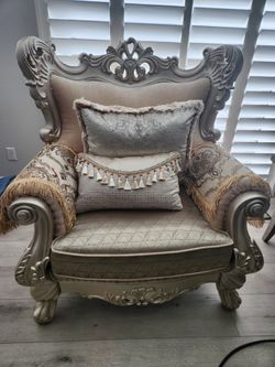 Victorian Style Oversized Chair