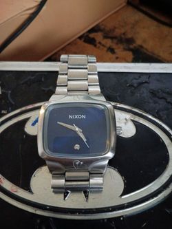 Men's nixon watch