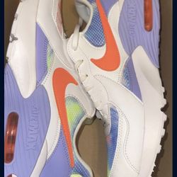 Women’s Air Max ( Size 11) Brandnew 