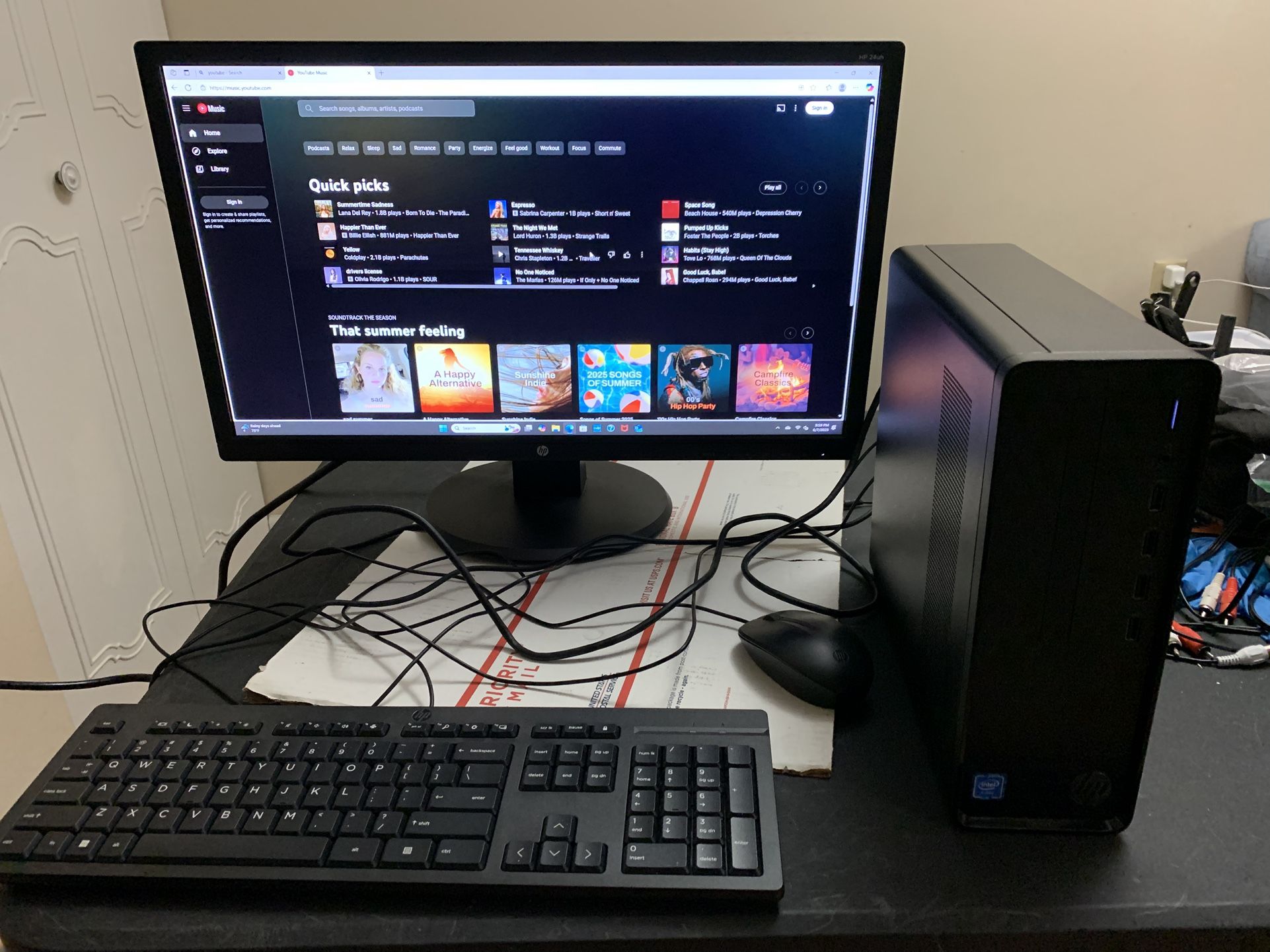 HP Slim Desktop S01-aF2011 win 11 8gb Ram 256 SSD w/ 24 in Monitor keyboard mouse
