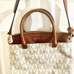 Brand New Never Used Michael Kors Crossbody Or Clutch