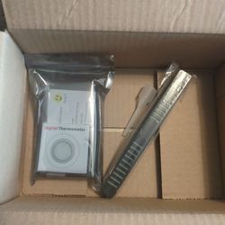 Humidifier and digital thermometer