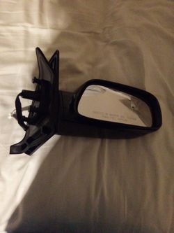 2007 Toyota Corolla S Right Side Mirror
