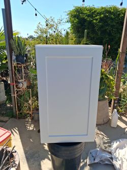 Kitchen cabinet