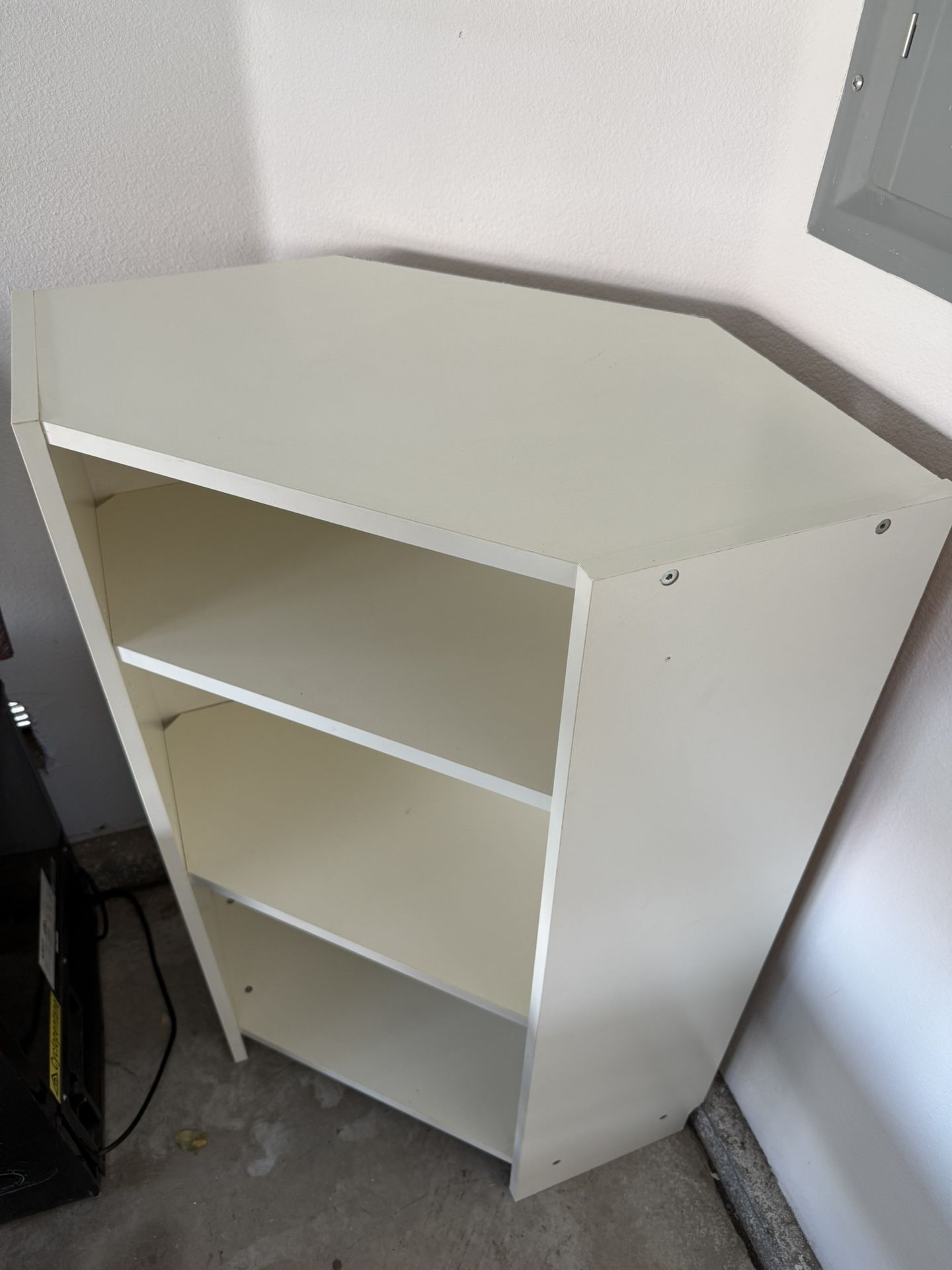 White Shelve