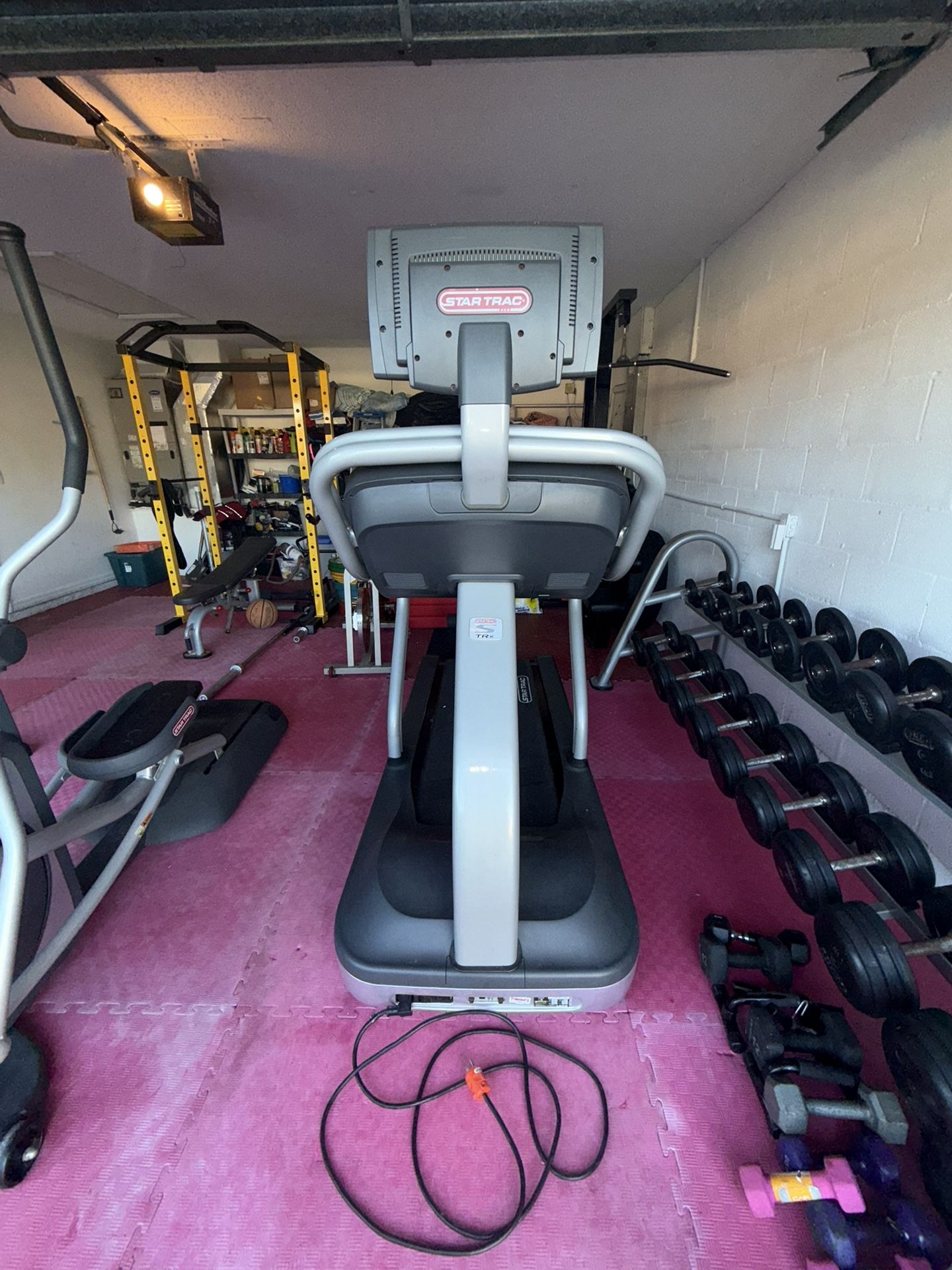 FULL GYM EQUIPMENT SET UP