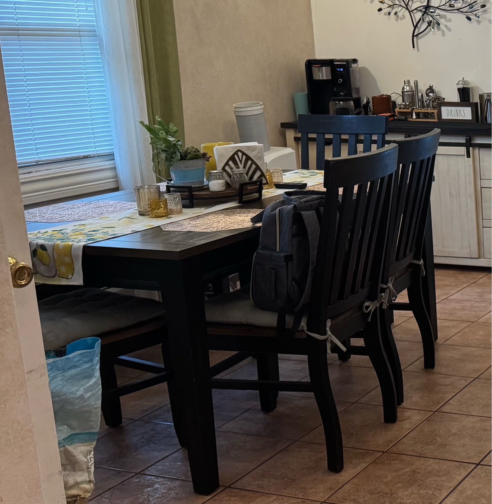 Dining table set