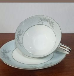 Dinner china set for 6 or 8 people