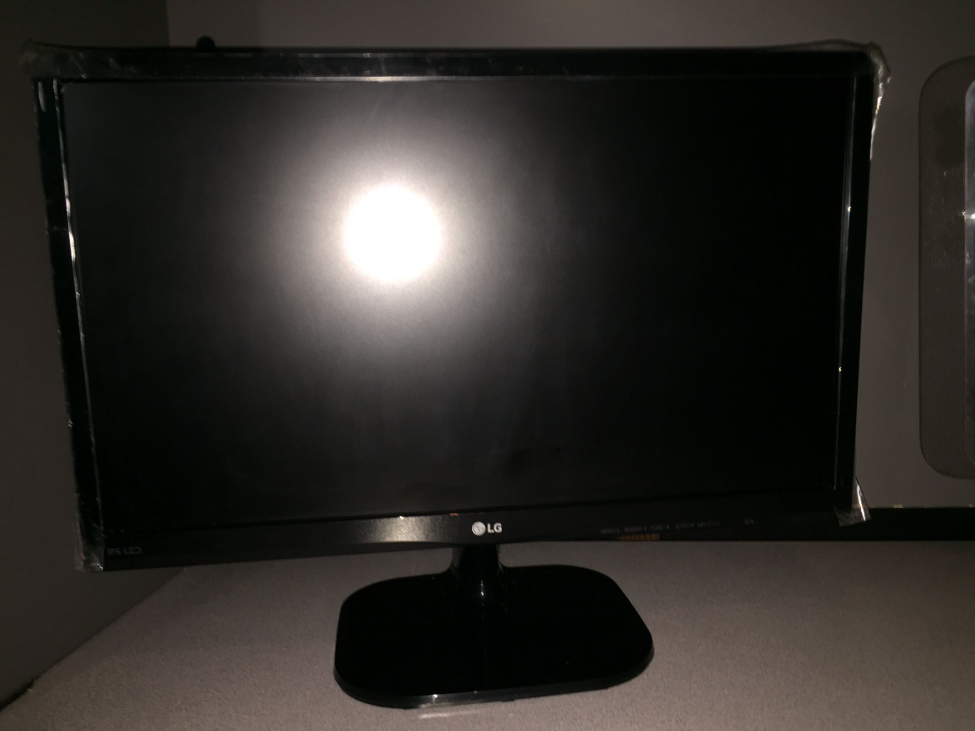 LG Computer Monitor 21.5”