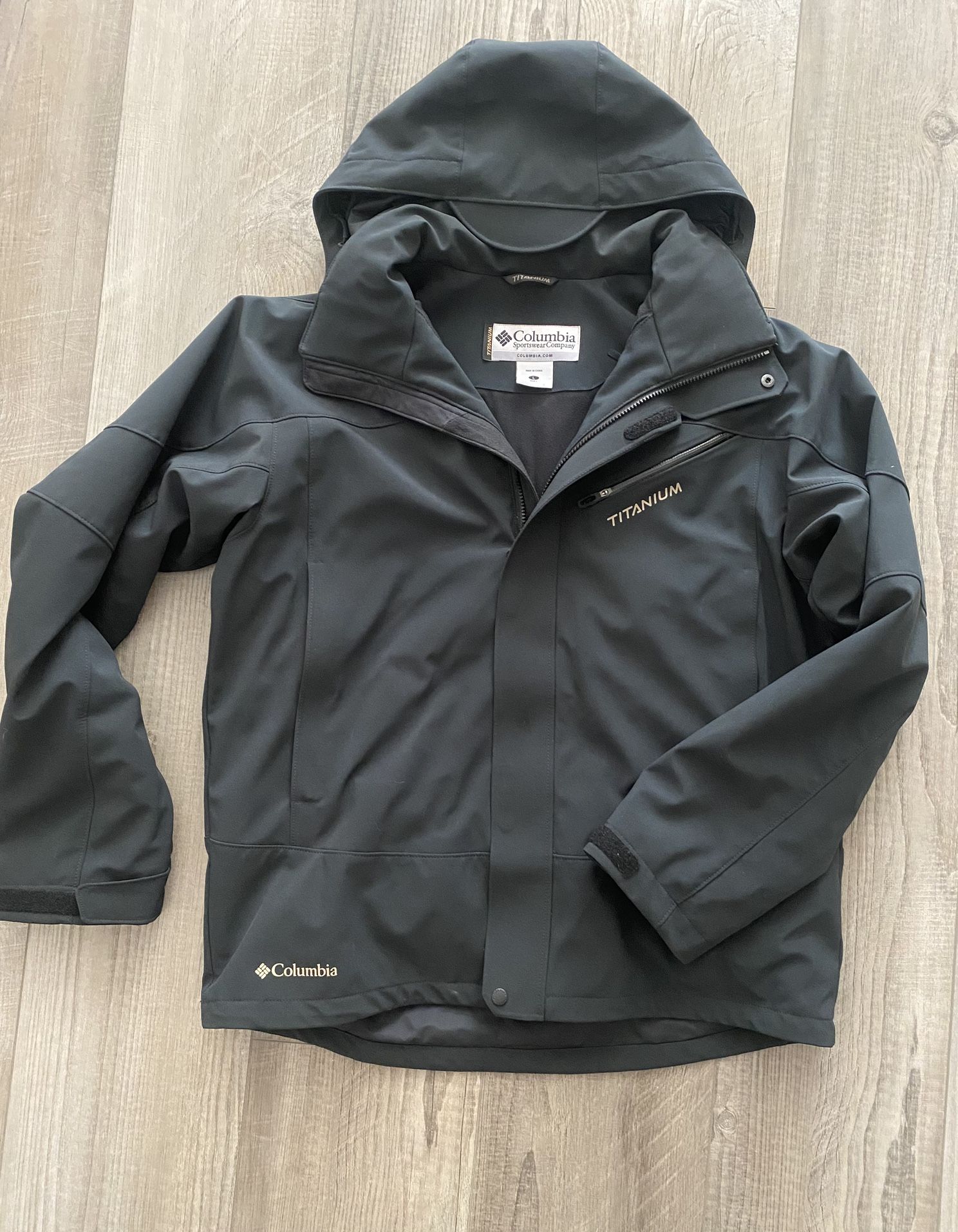 Mens Columbia Titanium Waterproof Jacket Large 