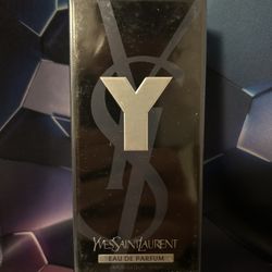 Yves Saint Laurent 