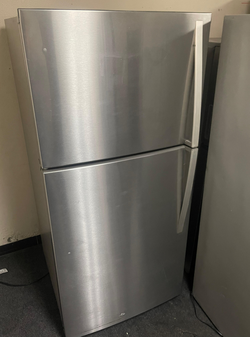 Deal: Stainless Top‑Freezer Refrigerator — Adjustable shelves, crispers