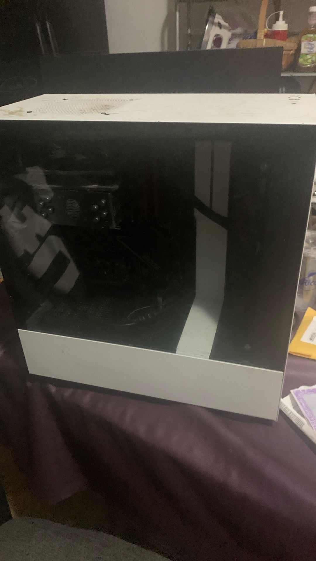 CUSTOM PC