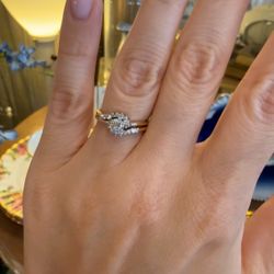 14K Gold Natural Diamonds Estate Ring 