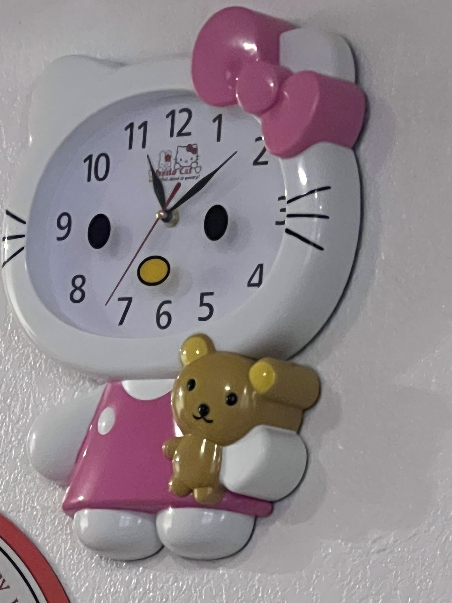 Hellokitty Clock Med Size $35