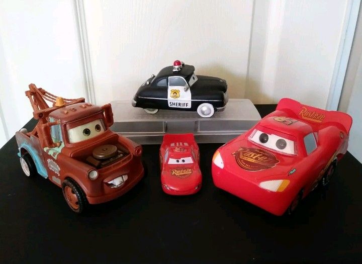 Disney Cars Lightning McQueen Dinoco toy #95 race color changing car -  green not red for Sale in Phoenix, AZ - OfferUp