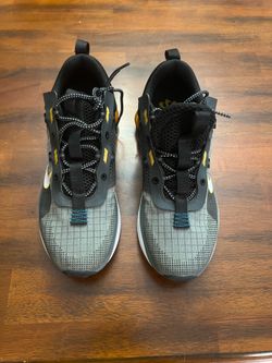 Nike Low-Top Sneakers Black and Gray size 10.5