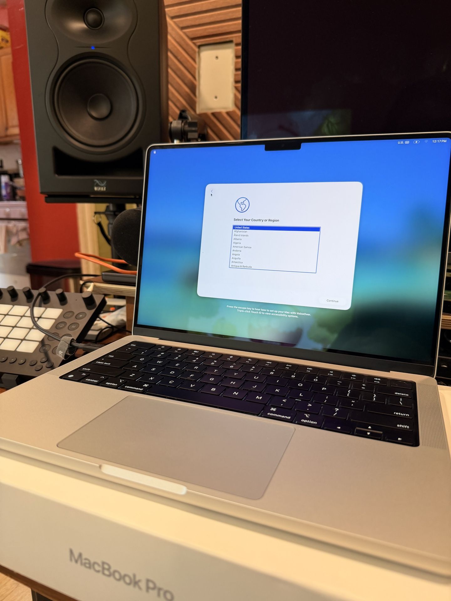 Apple MacBook Pro 14” M2 Pro | 16GB RAM | 512GB SSD | Excellent Condition