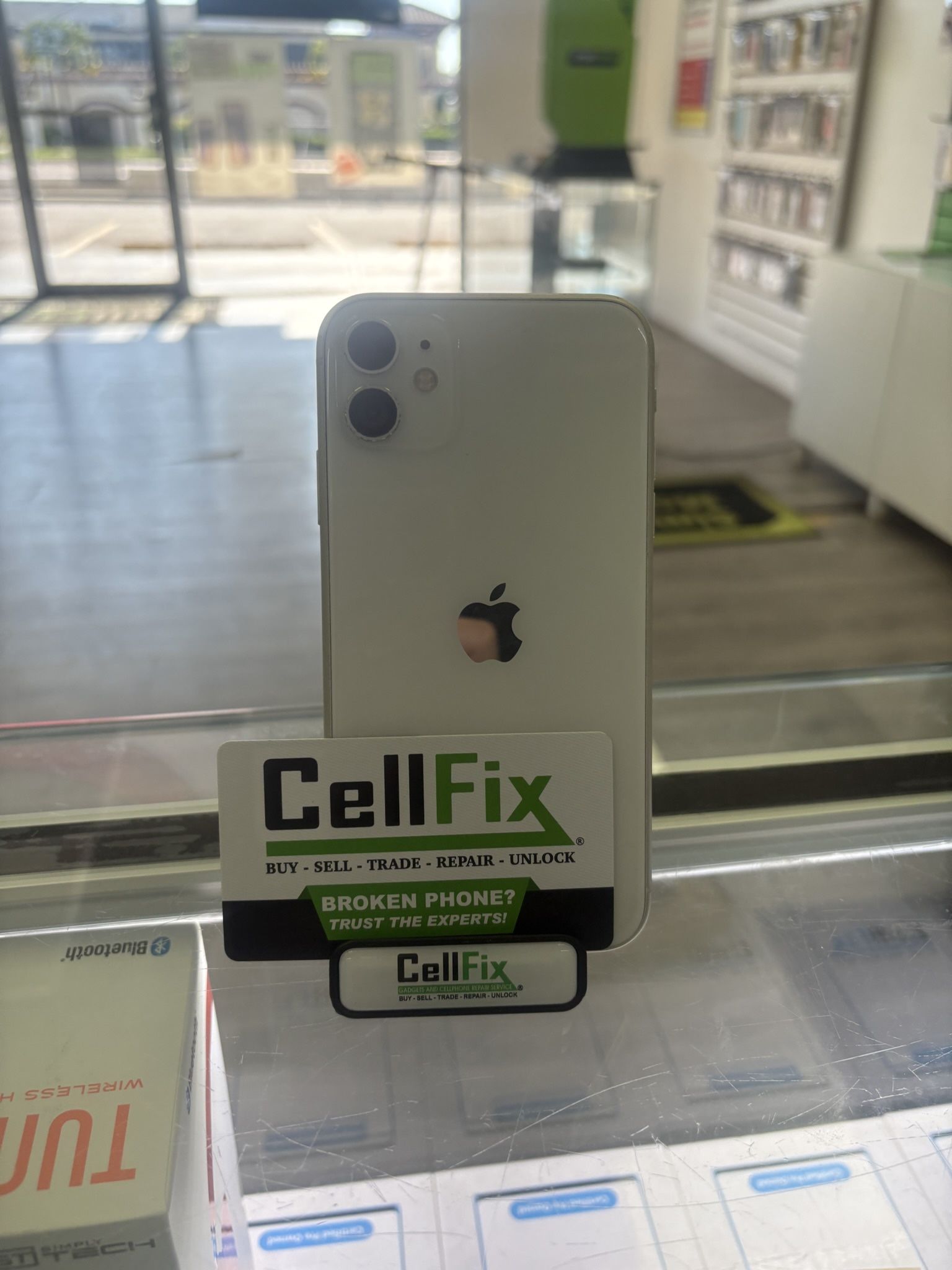 IPHONE 11 UNLOCKED 128GB