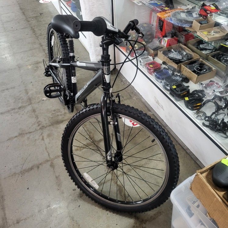 Trek Mountain 24,,Aluminum Bike Original Good Condition Everything Works Fine