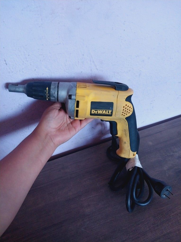 CHIROQUERA DEWALT ELÉCTRICA