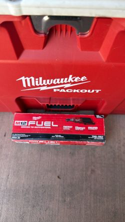Milwaukee Fuel M12 (1/4 )High Speed Ratchet (NEW)