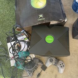 Original Xbox And 3 Controllers 