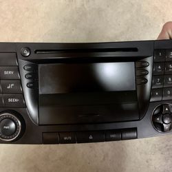 Mercedes W211 OEM Radio