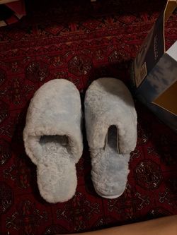 White Fluffy slippers