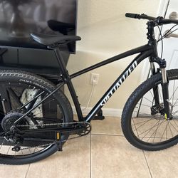 Bike Specialized 29” Like New.