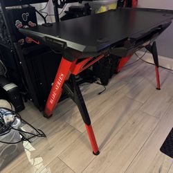 Gaming Desk With Under Desk Keyboard Tray