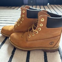 Timberland Shoe Size W8