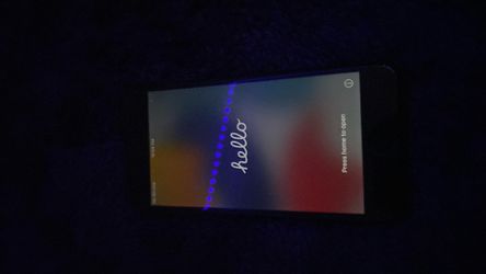 iPhone 7 (UNLOCKED)