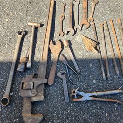 Lot of Antique hand tools Walworth, Barcalo wrenches pipe wrench