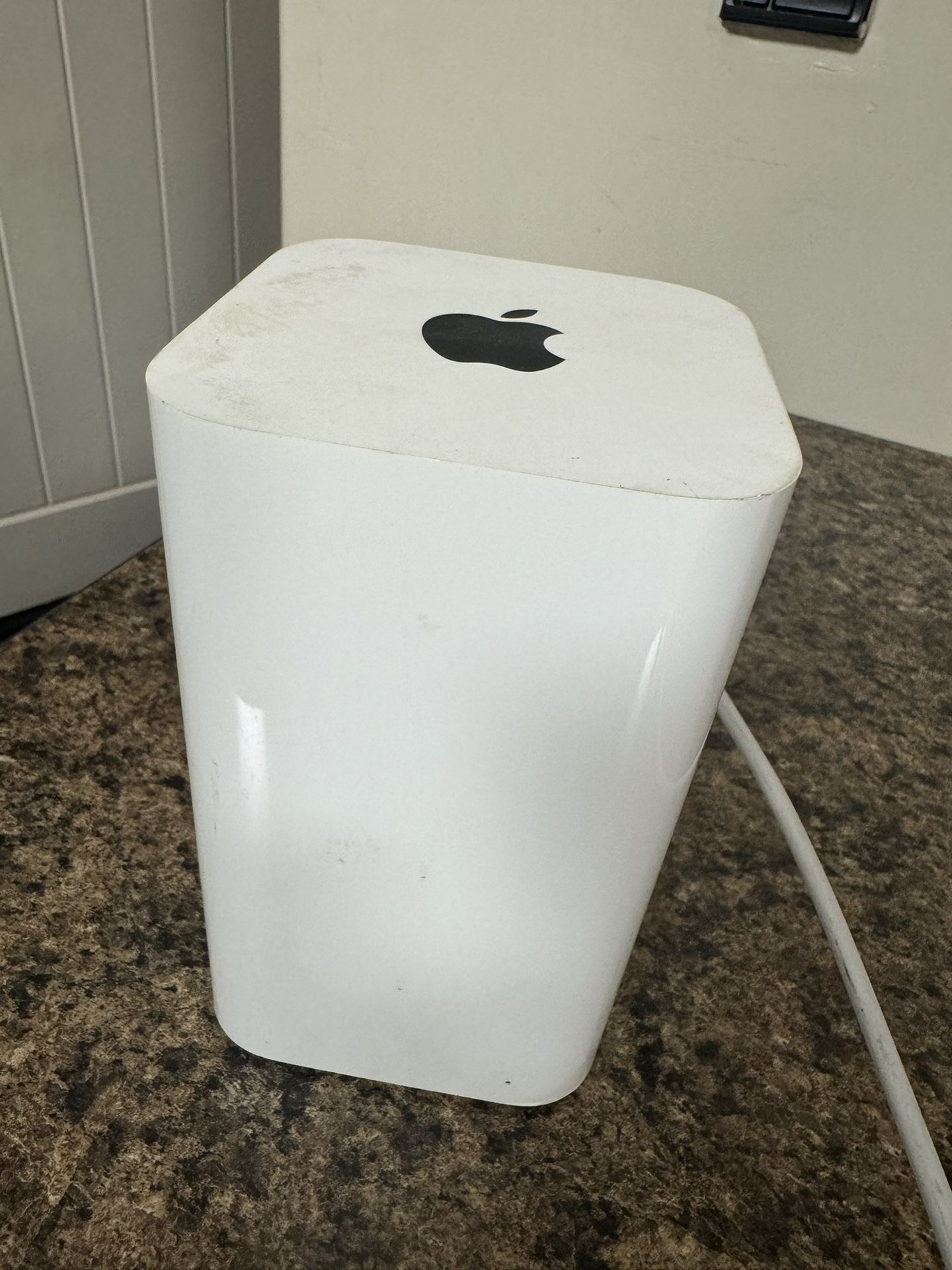 Apple AirPort Extreme Base Station Wireless Router