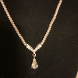 Pearl Necklace With Crystal Teardrop Pendant 