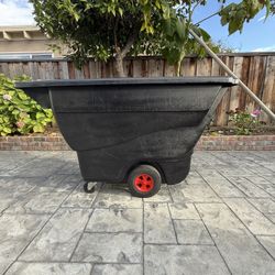 Rubbermaid® FG9T1400BLA 0.5 Cubic Yard Heavy Duty Tilt Truck (850 lb.)