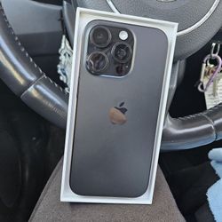 iPhone 16 PRO • UNLOCKED 🔐 • 128 GB  • 100% Battery 🔋